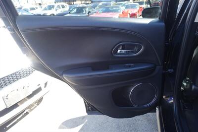2020 Honda HR-V EX-L   - Photo 12 - Newark, NJ 07104