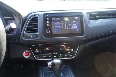 2020 Honda HR-V EX-L   - Photo 18 - Newark, NJ 07104