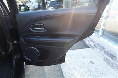 2020 Honda HR-V EX-L   - Photo 17 - Newark, NJ 07104