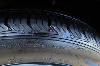 2017 Toyota Corolla LE   - Photo 23 - Newark, NJ 07104