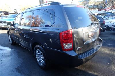 2014 Kia Sedona LX   - Photo 6 - Newark, NJ 07104