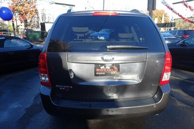 2014 Kia Sedona LX   - Photo 7 - Newark, NJ 07104