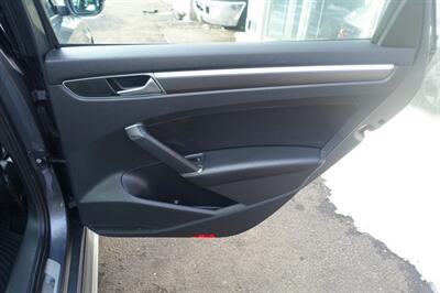 2018 Volkswagen Passat 2.0T R-Line   - Photo 17 - Newark, NJ 07104