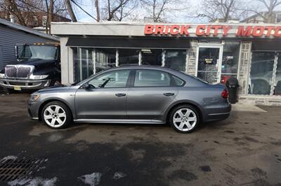 2018 Volkswagen Passat 2.0T R-Line   - Photo 4 - Newark, NJ 07104
