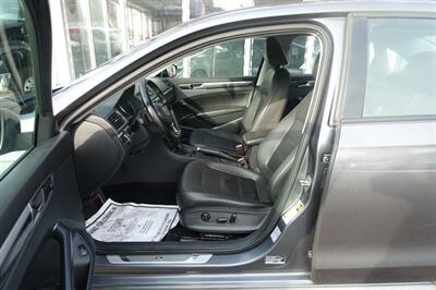 2018 Volkswagen Passat 2.0T R-Line   - Photo 9 - Newark, NJ 07104