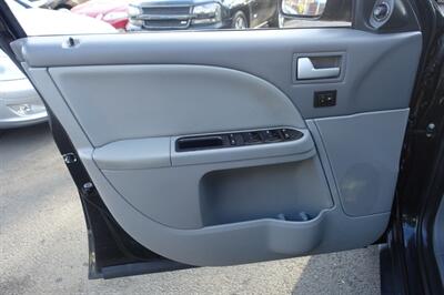 2006 Mercury Montego Premier   - Photo 10 - Newark, NJ 07104