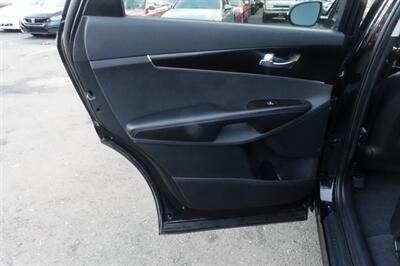 2019 Kia Sorento EX V6   - Photo 12 - Newark, NJ 07104