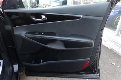 2019 Kia Sorento EX V6   - Photo 15 - Newark, NJ 07104