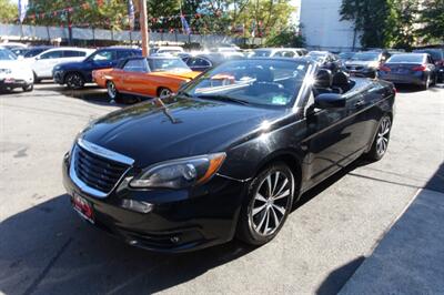 2013 Chrysler 200 S   - Photo 15 - Newark, NJ 07104