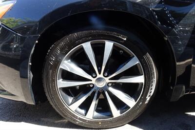 2013 Chrysler 200 S   - Photo 18 - Newark, NJ 07104