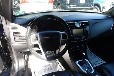 2013 Chrysler 200 S   - Photo 11 - Newark, NJ 07104