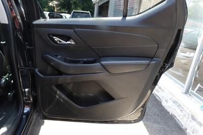 2019 Chevrolet Traverse LT Cloth   - Photo 19 - Newark, NJ 07104