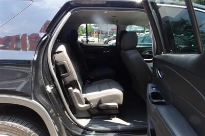 2019 Chevrolet Traverse LT Cloth   - Photo 18 - Newark, NJ 07104