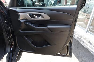 2019 Chevrolet Traverse LT Cloth   - Photo 17 - Newark, NJ 07104