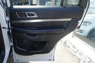 2019 Ford Explorer XLT   - Photo 18 - Newark, NJ 07104