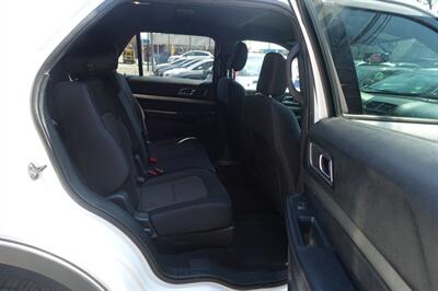 2019 Ford Explorer XLT   - Photo 17 - Newark, NJ 07104