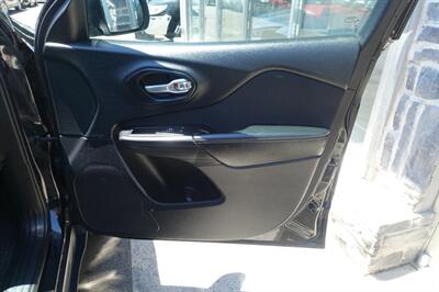 2017 Jeep Cherokee Latitude - Photo 15 - Newark, NJ 07104