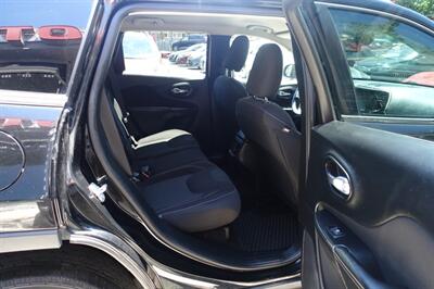 2017 Jeep Cherokee Latitude - Photo 16 - Newark, NJ 07104
