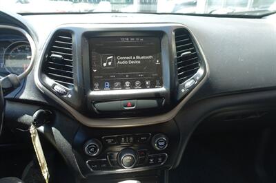 2017 Jeep Cherokee Latitude - Photo 19 - Newark, NJ 07104