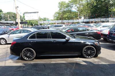 2016 Mercedes-Benz C 300 4MATIC - Photo 4 - Newark, NJ 07104