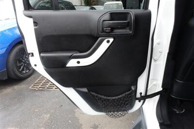 2015 Jeep Wrangler Altitude   - Photo 12 - Newark, NJ 07104