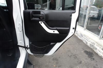 2015 Jeep Wrangler Altitude   - Photo 17 - Newark, NJ 07104