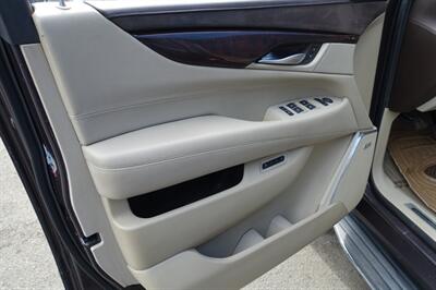 2015 Cadillac Escalade   - Photo 14 - Newark, NJ 07104