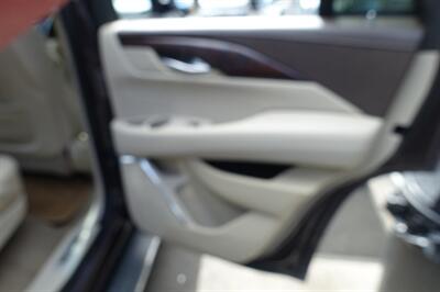 2015 Cadillac Escalade   - Photo 29 - Newark, NJ 07104