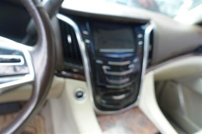 2015 Cadillac Escalade   - Photo 22 - Newark, NJ 07104