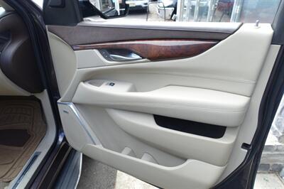 2015 Cadillac Escalade   - Photo 27 - Newark, NJ 07104