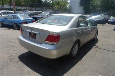 2005 Toyota Camry Standard   - Photo 8 - Newark, NJ 07104