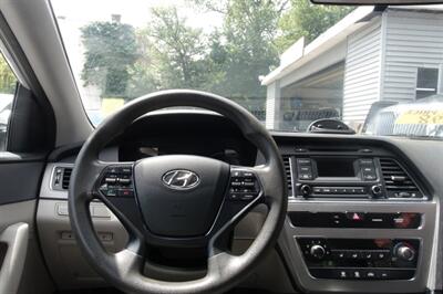 2017 Hyundai SONATA - Photo 13 - Newark, NJ 07104