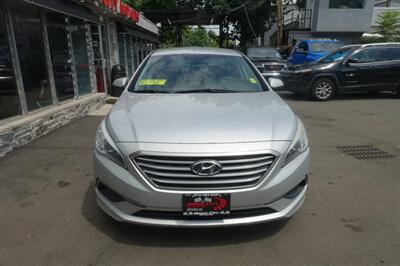 2017 Hyundai SONATA - Photo 2 - Newark, NJ 07104