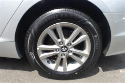 2017 Hyundai SONATA - Photo 22 - Newark, NJ 07104