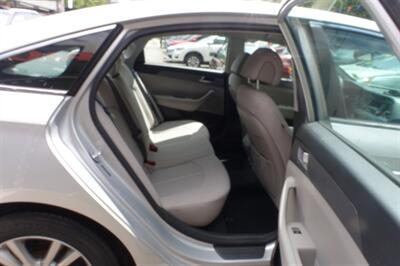 2017 Hyundai SONATA - Photo 16 - Newark, NJ 07104