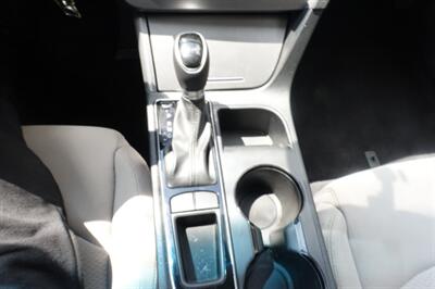 2017 Hyundai SONATA - Photo 19 - Newark, NJ 07104