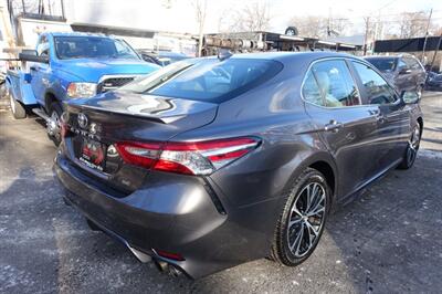 2020 Toyota Camry SE   - Photo 8 - Newark, NJ 07104