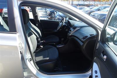 2017 Hyundai ACCENT SE   - Photo 14 - Newark, NJ 07104