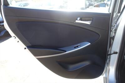 2017 Hyundai ACCENT SE   - Photo 12 - Newark, NJ 07104