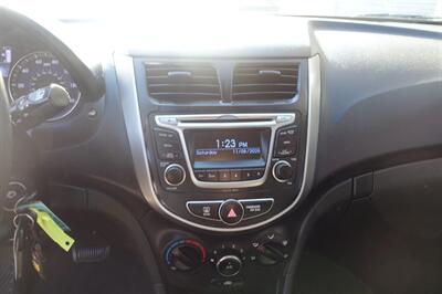 2017 Hyundai ACCENT SE   - Photo 18 - Newark, NJ 07104