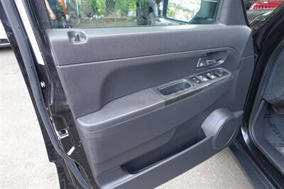2012 Jeep Liberty Sport   - Photo 10 - Newark, NJ 07104
