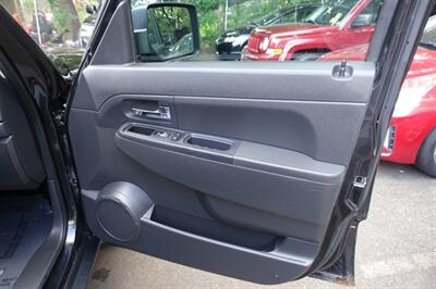 2012 Jeep Liberty Sport   - Photo 16 - Newark, NJ 07104
