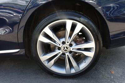 2018 Mercedes-Benz C 300 4MATIC   - Photo 24 - Newark, NJ 07104