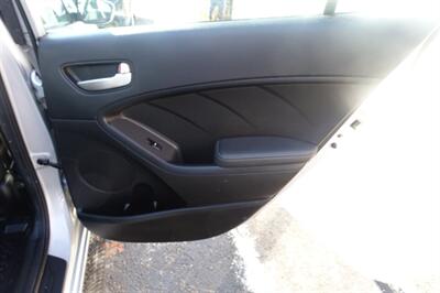 2017 Kia Forte EX   - Photo 17 - Newark, NJ 07104