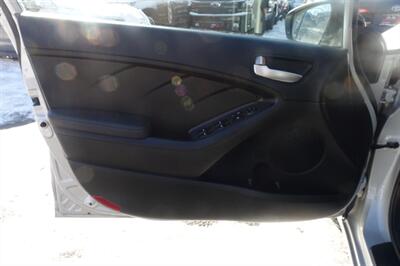 2017 Kia Forte EX   - Photo 10 - Newark, NJ 07104