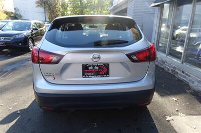 2018 Nissan Rogue Sport S - Photo 7 - Newark, NJ 07104