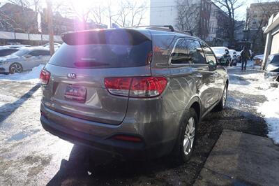 2017 Kia Sorento LX - Photo 5 - Newark, NJ 07104