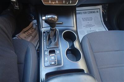 2017 Kia Sorento LX - Photo 20 - Newark, NJ 07104