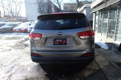 2017 Kia Sorento LX - Photo 7 - Newark, NJ 07104