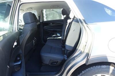 2017 Kia Sorento LX - Photo 11 - Newark, NJ 07104